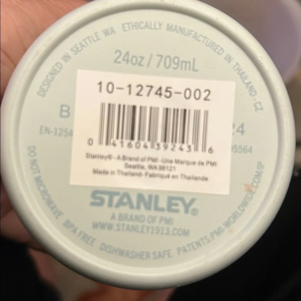 Stanley The Quick Flip Go 24 Oz Water Bottle mist color - Picture 16 of 17